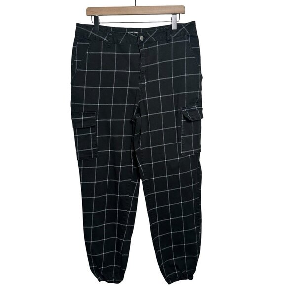 Hot Topic Womens Sz 1 Cargo Pants Black Flat Front Tapered Grid Goth Grunge Punk - Picture 1 of 10